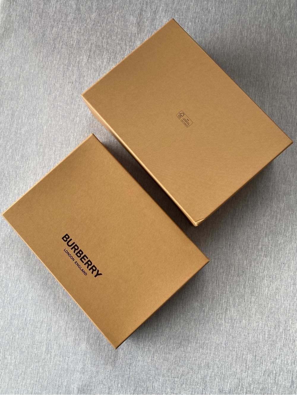 Authentic Burberry | Empty Gift Box + Tissue Ribbon Note Card Envelope - Picture 6 of 16